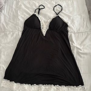 VICTORIAS SECRET black with white lace nightgown size XL